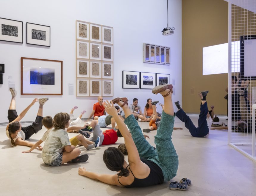 Image of L’IVAM convida a les famílies a descobrir l’art contemporani a través de la dansa, la llum i el color