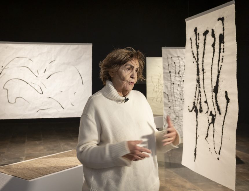 Conversación entre Simone Fattal y Jacqueline Burckhardt, moderada por el comisario Rafa Barber