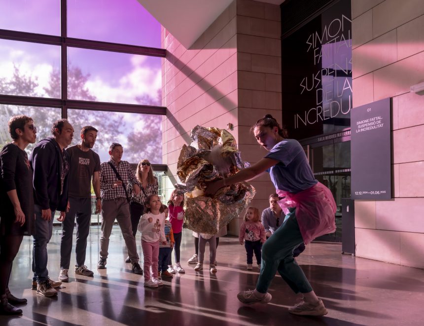 ¡Menuda danza! Taller familiar para danzar las exposiciones