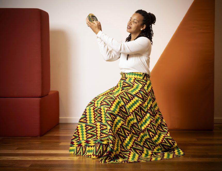 NA-DAL! Nyinga contes. Tradició oral africana en el si de Moguda! la biblioteca familiar de l’IVAM