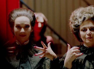 ‘In Fabric’ de Peter Strickland acompañada de una conversación entre Beatriz Serrano y Las Entendidas 
