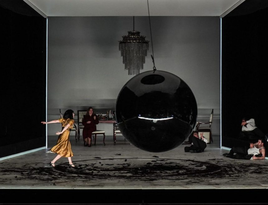 ‘Salomé’. Taula redona sobre l’òpera de Strauss amb Blanca de la Torre, James Gaffigan i Vida Miknevičiūtė. Les Arts a l’IVAM
