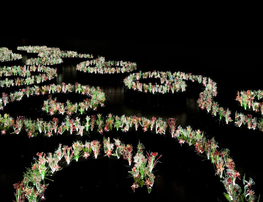 Joana Vasconcelos. Jardim do Éden 2007-2024 © Torben Eskerod - Cortesia Kunsthallen Brandts