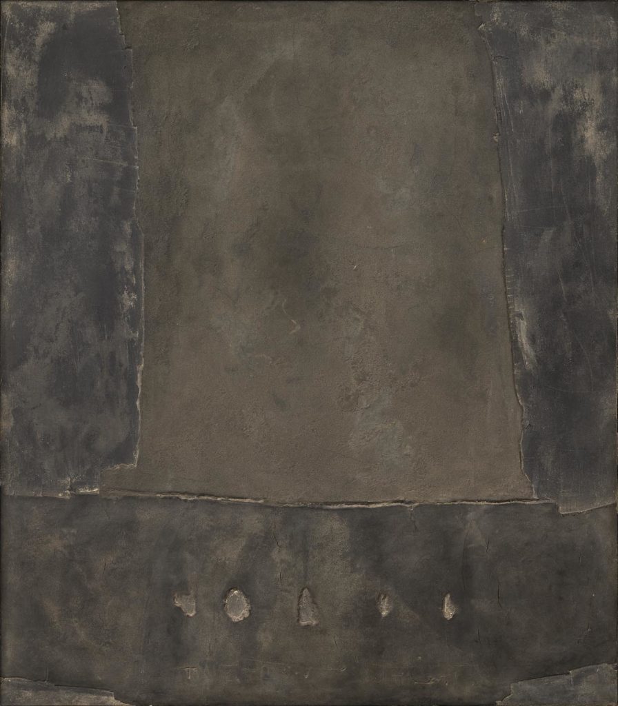Antoni Tàpies. Gris amb cinc perforacions, 1958